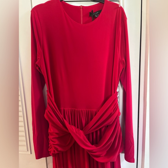 Club London ESTRELLA Red High-Neck Maxi Dress With Ruched Detailing - Picture 9 of 16